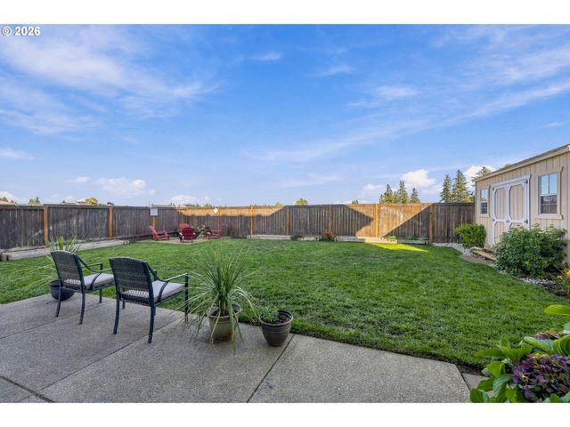 1746 N HYSSOP St, Canby, OR 97013