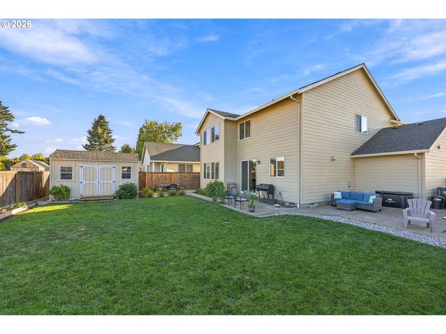 1746 N HYSSOP St, Canby, OR 97013