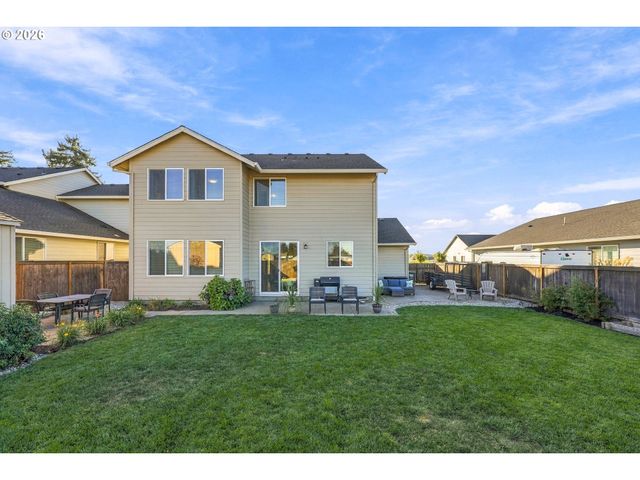 1746 N HYSSOP St, Canby, OR 97013