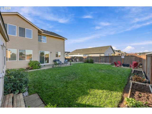 1746 N HYSSOP St, Canby, OR 97013