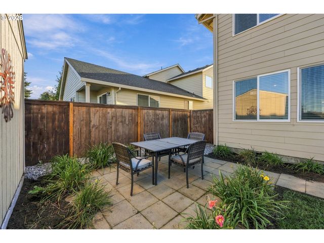 1746 N HYSSOP St, Canby, OR 97013