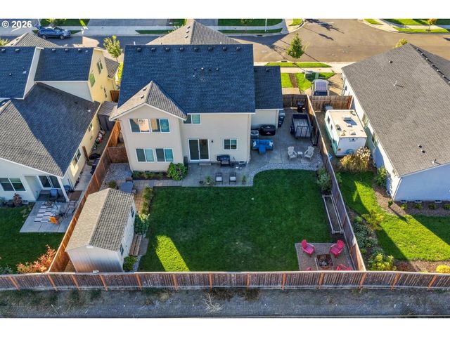 1746 N HYSSOP St, Canby, OR 97013