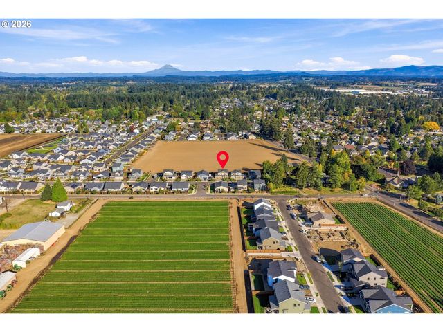 1746 N HYSSOP St, Canby, OR 97013