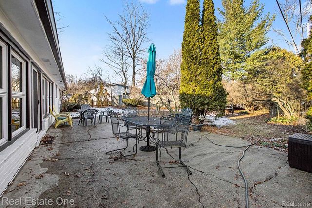 7251 Cottonwood Knoll, West Bloomfield Charter Township, MI 48322