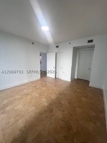1060 Brickell Ave 2217, Miami, FL 33131