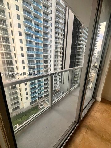 1060 Brickell Ave 2217, Miami, FL 33131