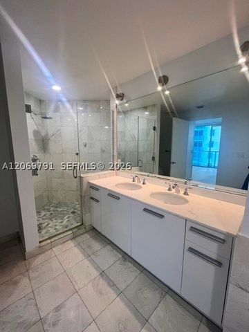 1060 Brickell Ave 2217, Miami, FL 33131