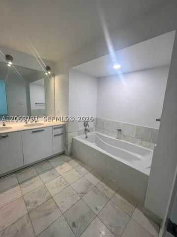 1060 Brickell Ave 2217, Miami, FL 33131