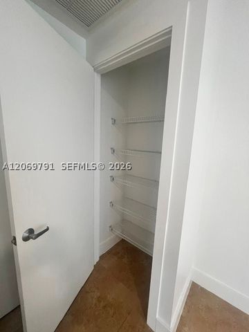 1060 Brickell Ave 2217, Miami, FL 33131