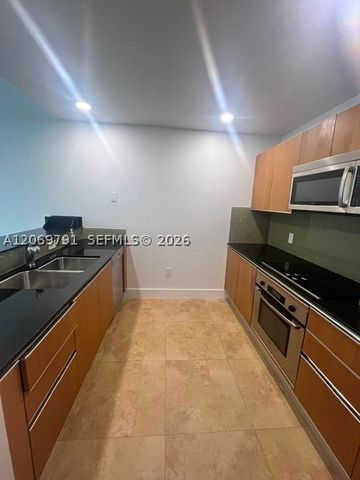1060 Brickell Ave 2217, Miami, FL 33131