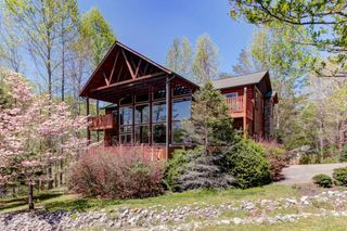 1716 Smoky Hills Drive, Gatlinburg, TN 37738