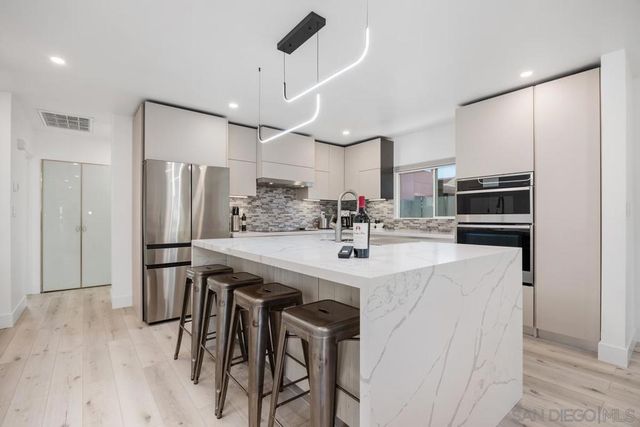 1847 Coast Blvd, Del Mar, CA 92014