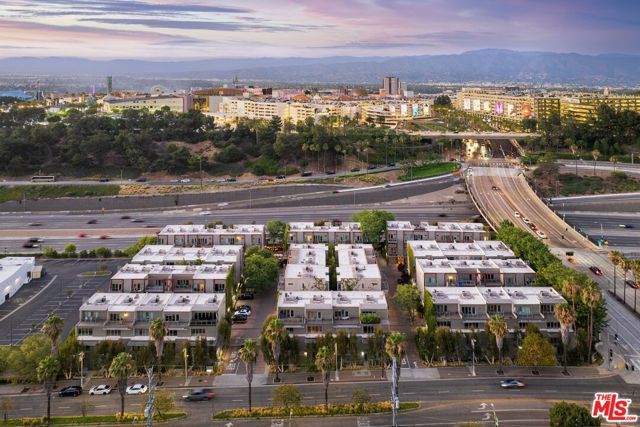 3450 Cahuenga Boulevard 902, Los Angeles, CA 90068