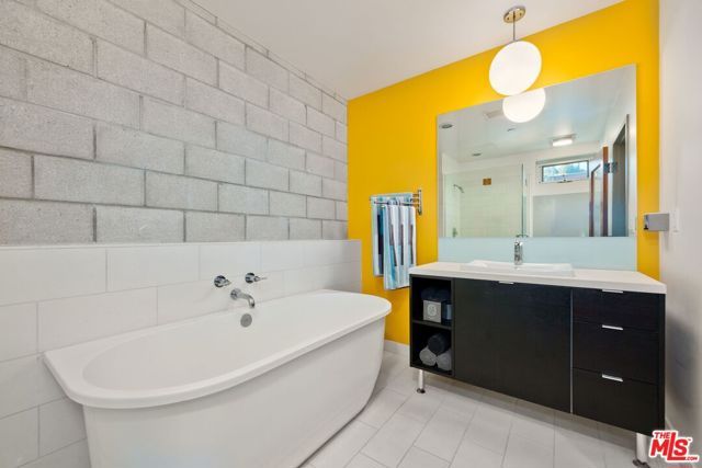 3450 Cahuenga Boulevard 902, Los Angeles, CA 90068