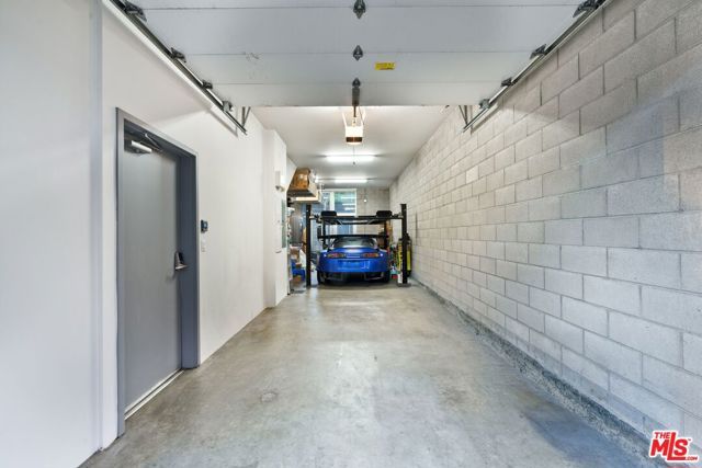 3450 Cahuenga Boulevard 902, Los Angeles, CA 90068