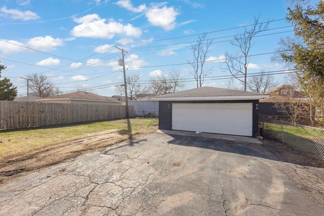 1918 S 9th Avenue, Maywood, IL 60153