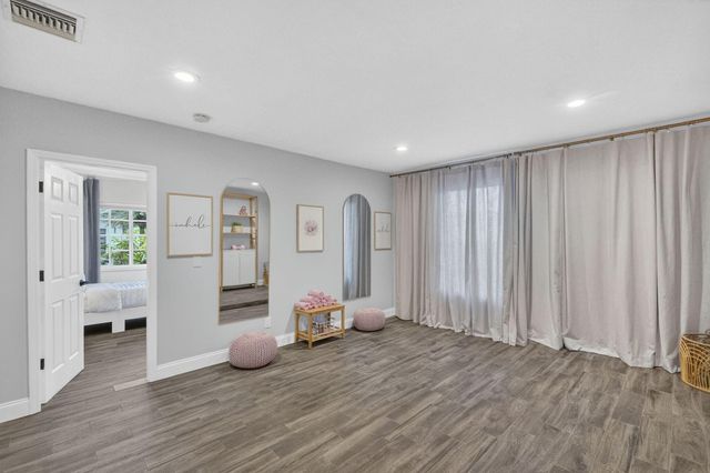 903 SW 28th Avenue, Boynton Beach, FL 33435