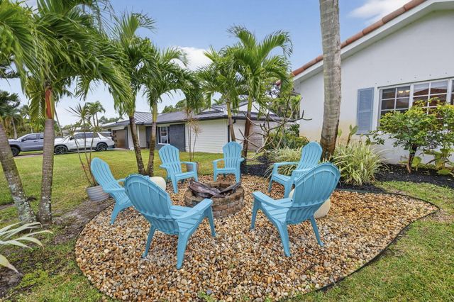 903 SW 28th Avenue, Boynton Beach, FL 33435