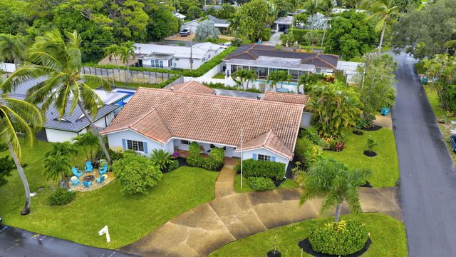 903 SW 28th Avenue, Boynton Beach, FL 33435