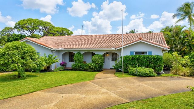 903 SW 28th Avenue, Boynton Beach, FL 33435