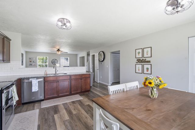 58853 Blue Stem Circle, Mattawan, MI 49071