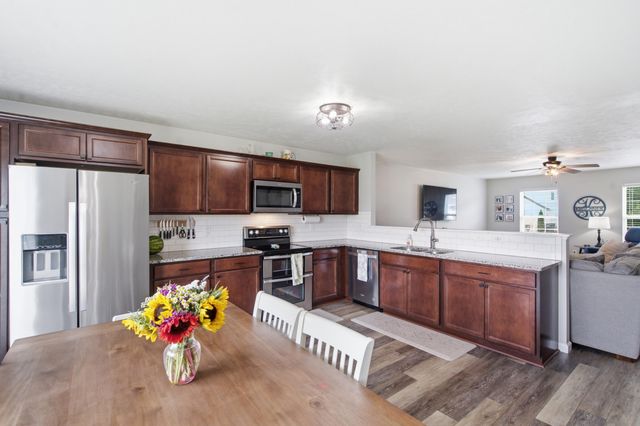 58853 Blue Stem Circle, Mattawan, MI 49071