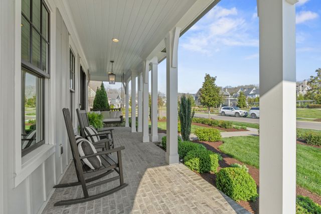 8744 Belladonna Dr, College Grove, TN 37046