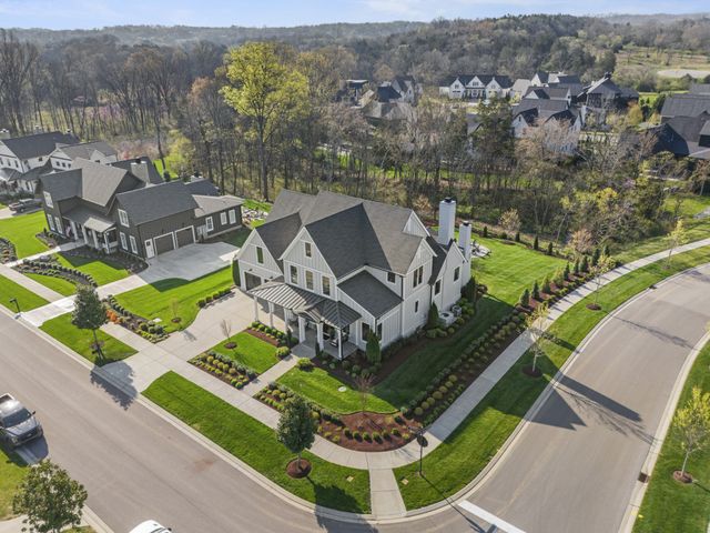 8744 Belladonna Dr, College Grove, TN 37046