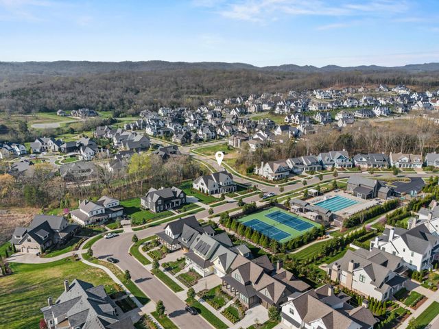 8744 Belladonna Dr, College Grove, TN 37046