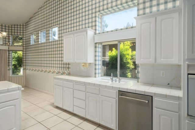 6457 N Selland Avenue, Fresno, CA 93711