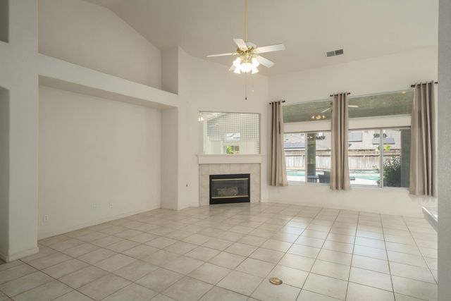 6457 N Selland Avenue, Fresno, CA 93711