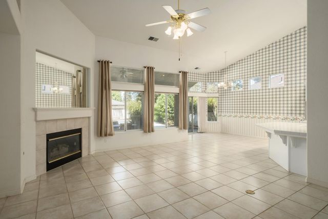 6457 N Selland Avenue, Fresno, CA 93711
