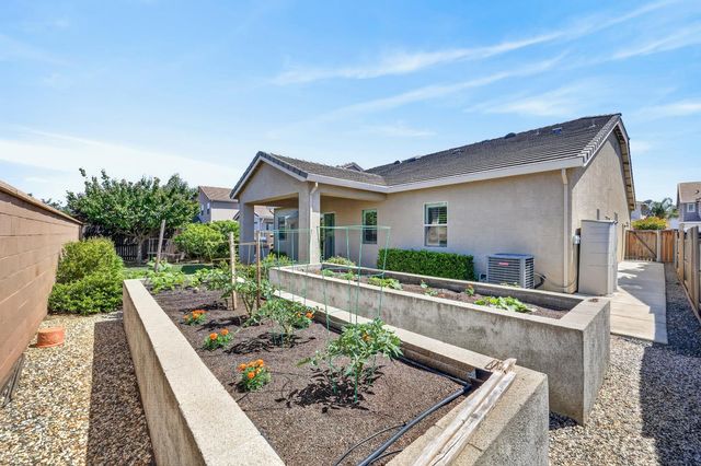 2400 Provincetown Way, Roseville, CA 95747