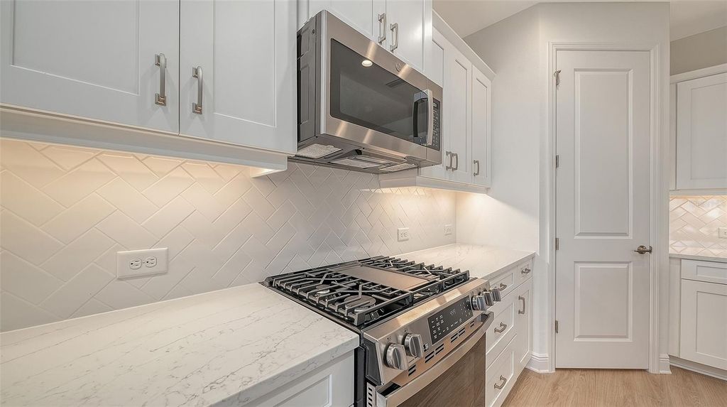 Image 18 of property listing at 2114 SYLVESTER PALM LANE, Bradenton, FL 34212