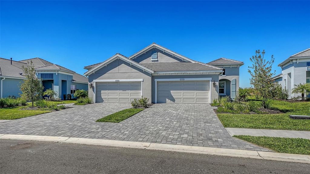 Image 3 of property listing at 2114 SYLVESTER PALM LANE, Bradenton, FL 34212