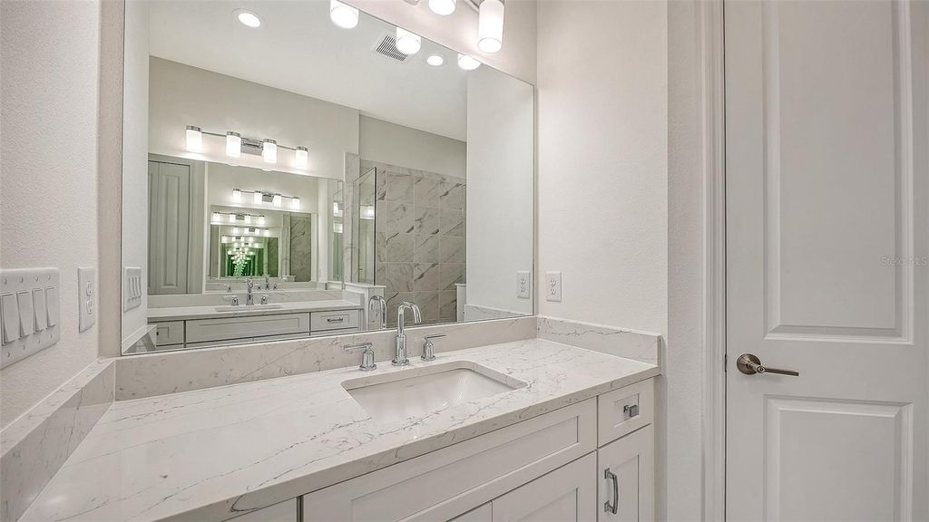 Image 24 of property listing at 2114 SYLVESTER PALM LANE, Bradenton, FL 34212