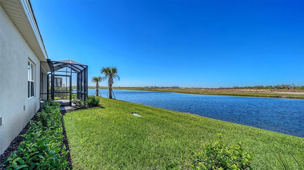 Image 38 of property listing at 2114 SYLVESTER PALM LANE, Bradenton, FL 34212