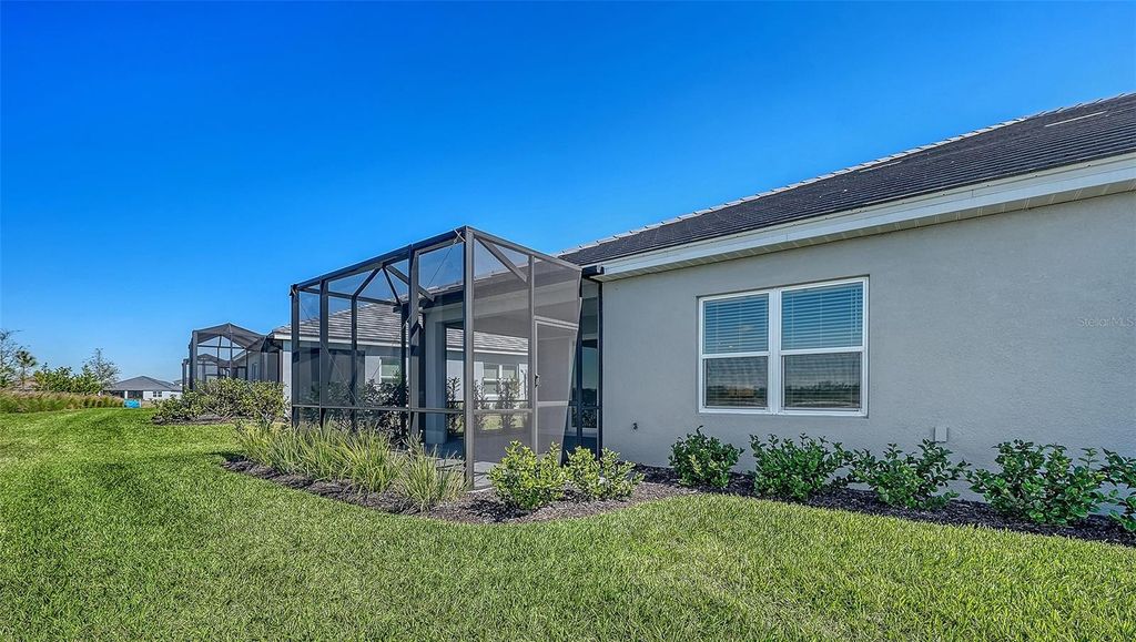 Image 40 of property listing at 2114 SYLVESTER PALM LANE, Bradenton, FL 34212