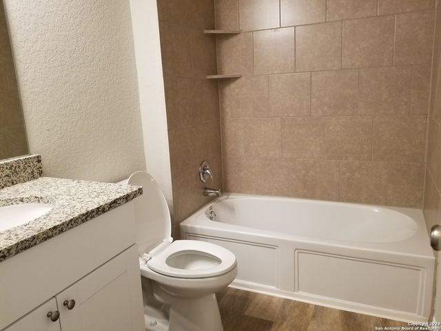 213 Hanover Pl, Cibolo, TX 78108