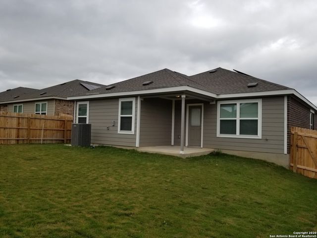 213 Hanover Pl, Cibolo, TX 78108