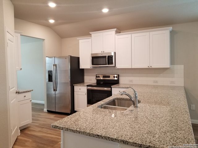 213 Hanover Pl, Cibolo, TX 78108
