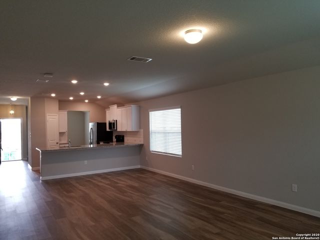 213 Hanover Pl, Cibolo, TX 78108