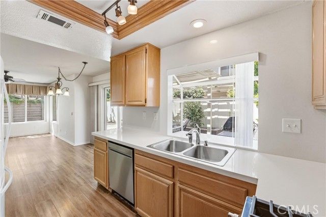 977 Auburn, San Dimas, CA 91773