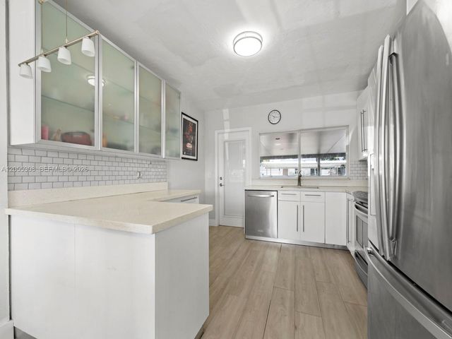 355 W 62nd St, Hialeah, FL 33012