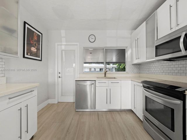 355 W 62nd St, Hialeah, FL 33012