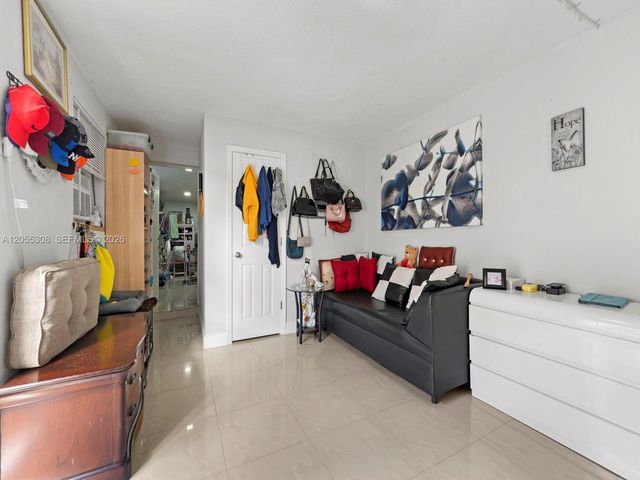 355 W 62nd St, Hialeah, FL 33012