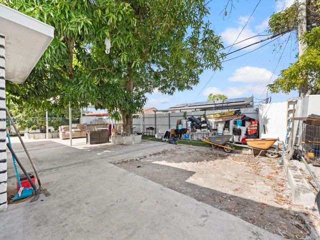 355 W 62nd St, Hialeah, FL 33012