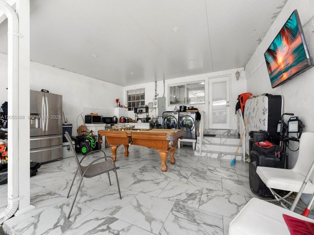 355 W 62nd St, Hialeah, FL 33012