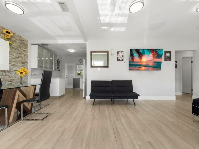 355 W 62nd St, Hialeah, FL 33012