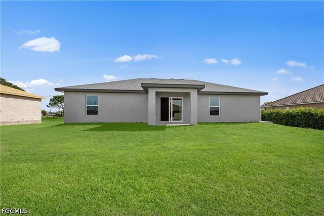 842 Clow ST E, Lehigh Acres, FL 33974